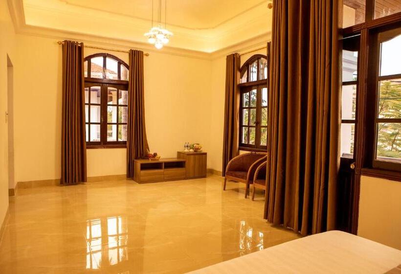 هتل Vạn Xuân Royal