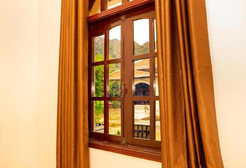 هتل Vạn Xuân Royal