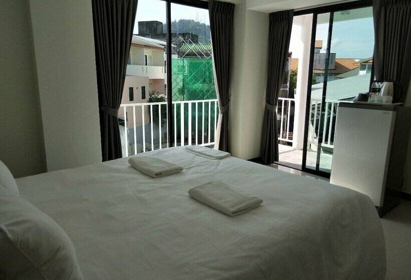 בית מלון כפרי White Sand Phuket Residence