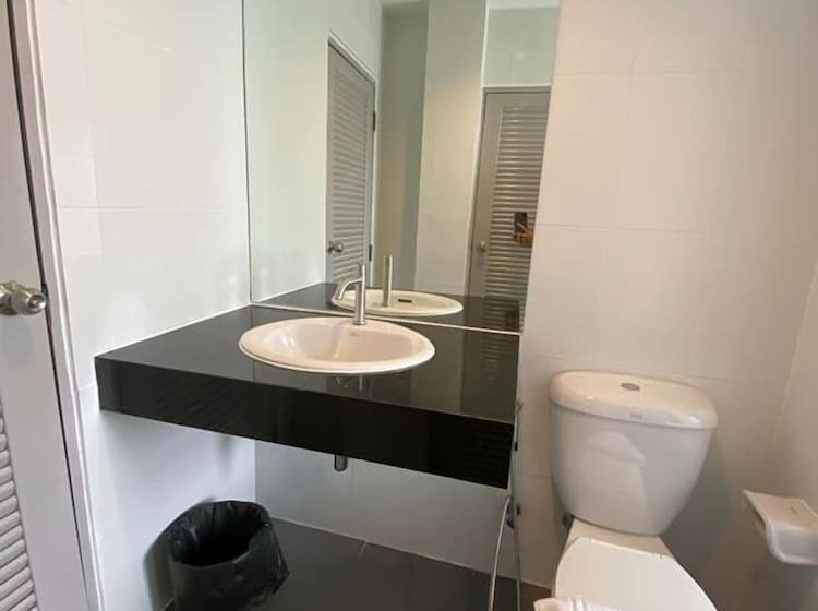 בית מלון כפרי White Sand Phuket Residence