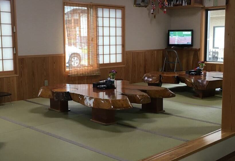 بنسيون Asahiyama Drive Inn