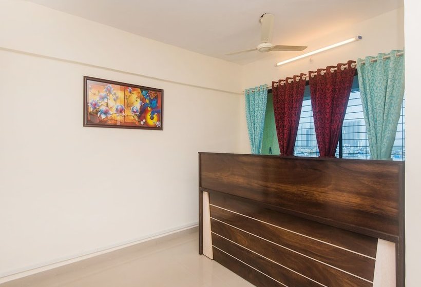 בית מלון כפרי Oyo 16021 Airoli Apartments