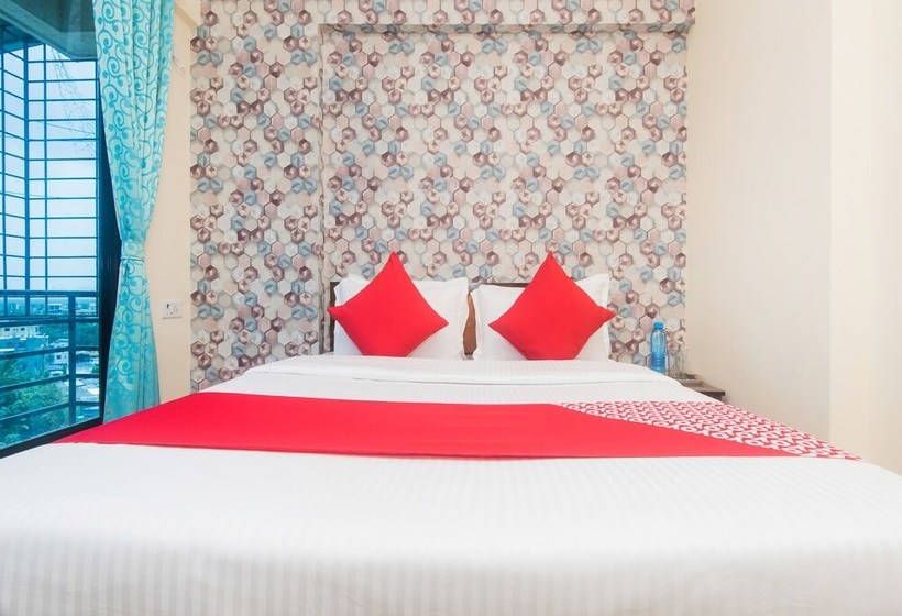 בית מלון כפרי Oyo 16021 Airoli Apartments