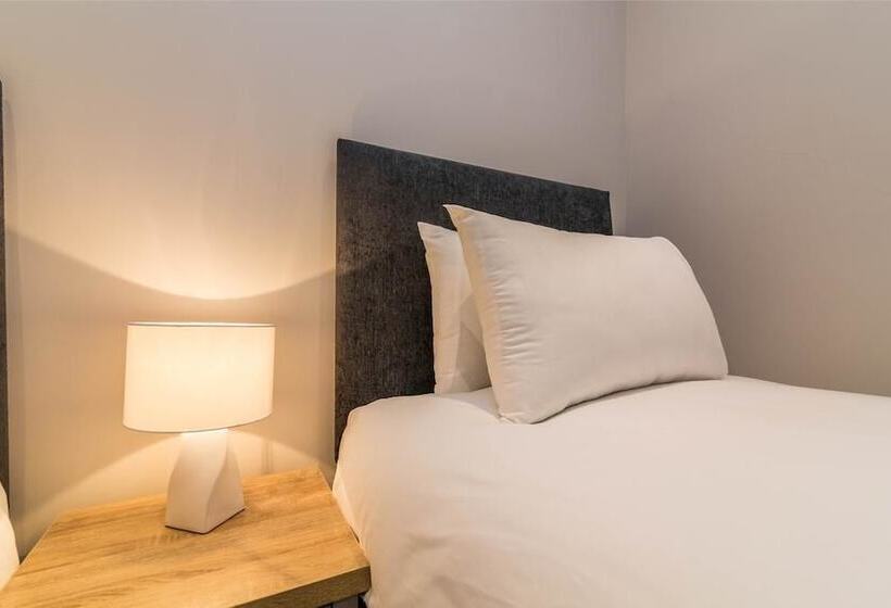 فندق Woodview House