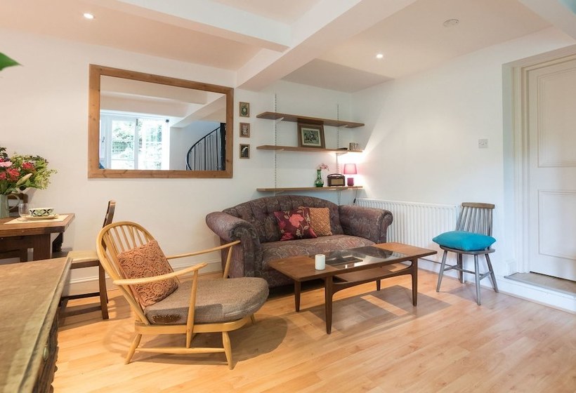 Primrose Hill Garden Cottage