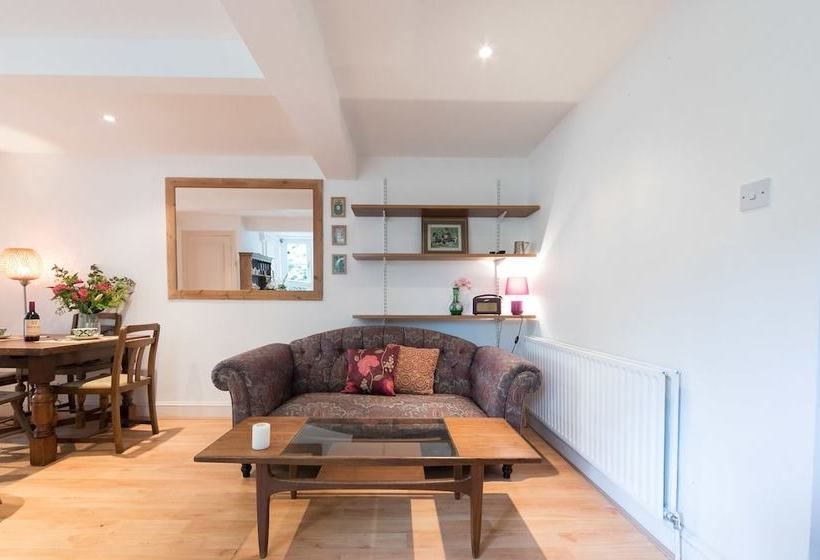 Primrose Hill Garden Cottage