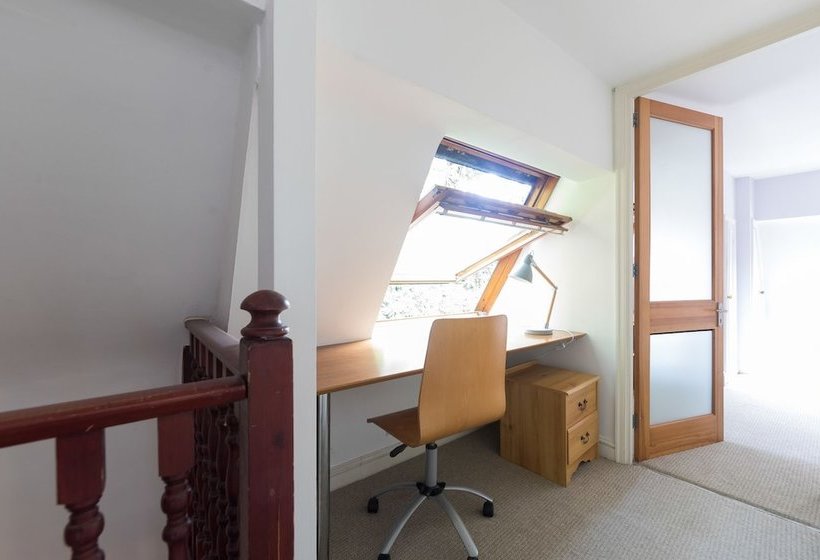 Primrose Hill Garden Cottage