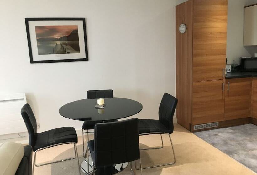 Toothbrush Apartments   Ipswich Waterfront   Regatta Quay