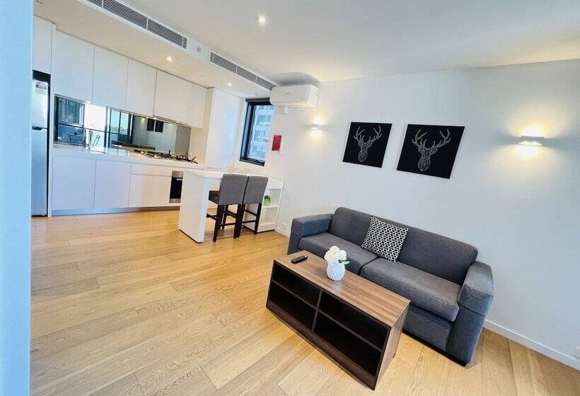 Flinders Street Apartments