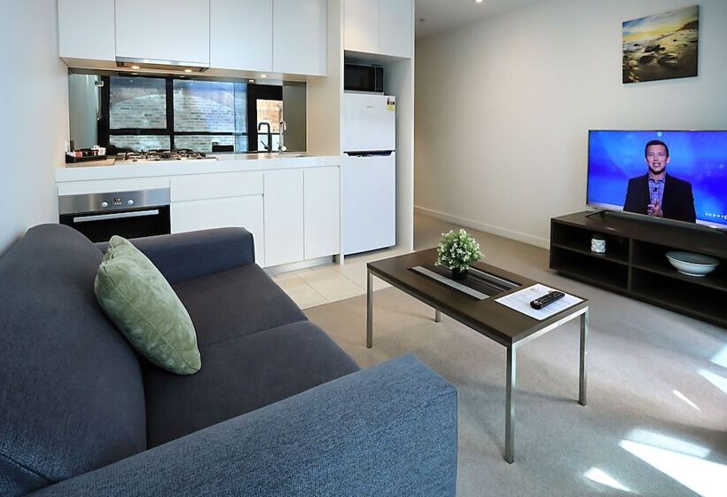 Flinders Street Apartments