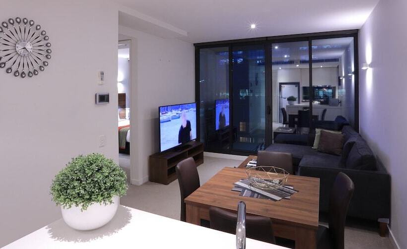 Flinders Street Apartments