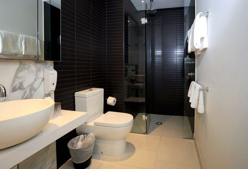 Flinders Street Apartments