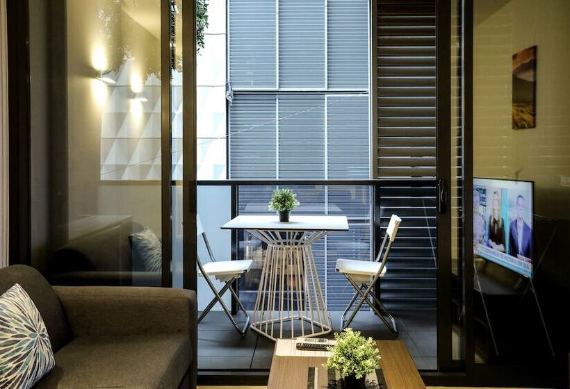 Flinders Street Apartments