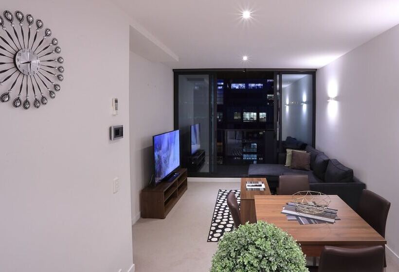 Flinders Street Apartments