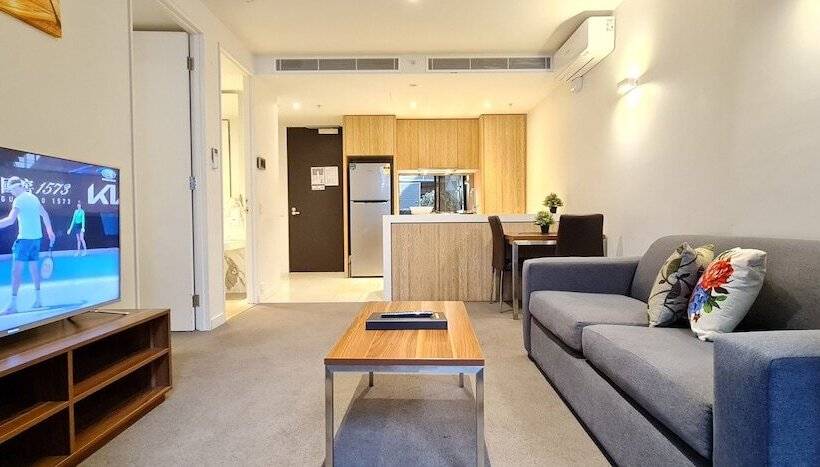 Flinders Street Apartments