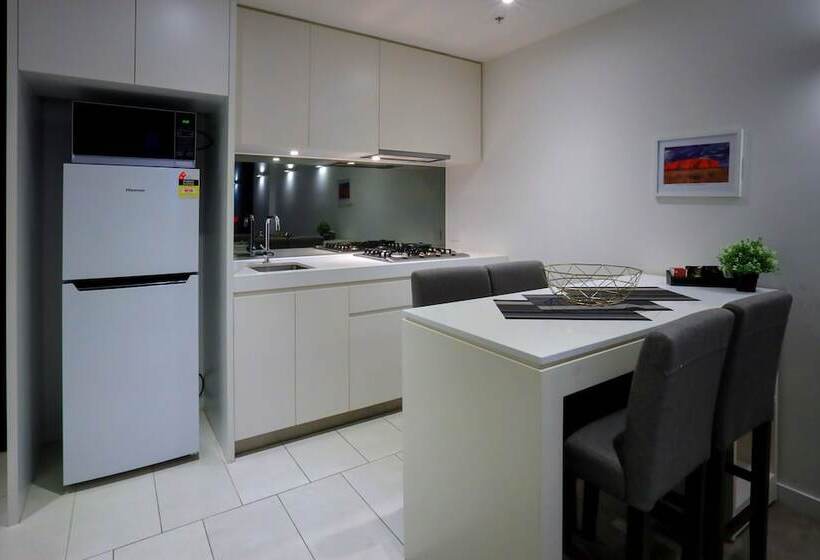 Flinders Street Apartments