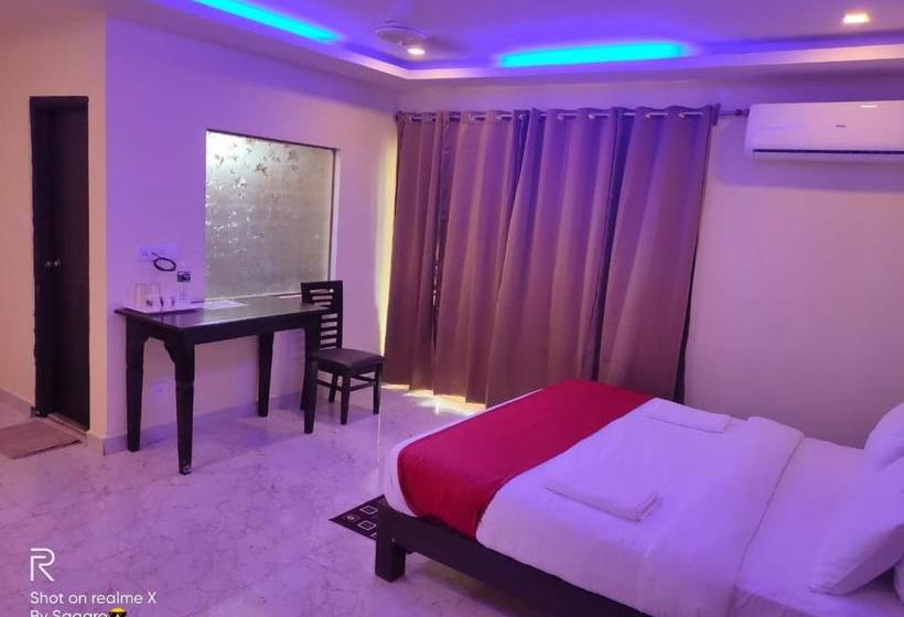 Отель Royal Tulip Goa Beach Cottages