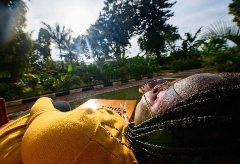 پانسیون Cycad Entebbe Guest House