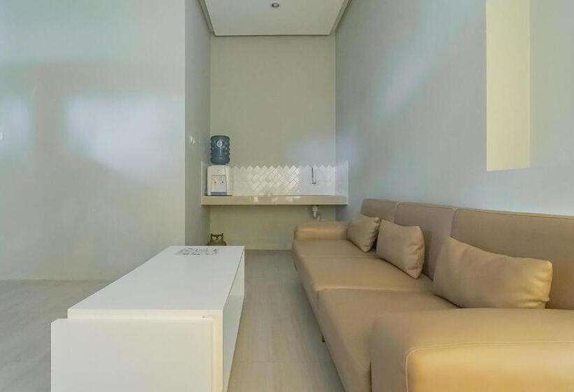 ペンション Reddoorz Resort Syariah Near D Castello Ciater Subang