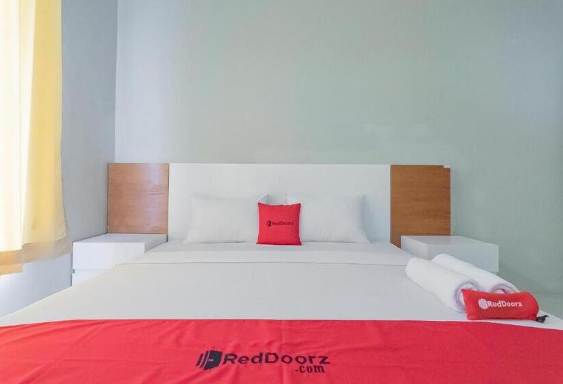 ペンション Reddoorz Resort Syariah Near D Castello Ciater Subang