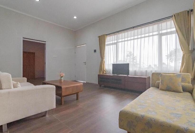 ペンション Reddoorz Resort Syariah Near D Castello Ciater Subang