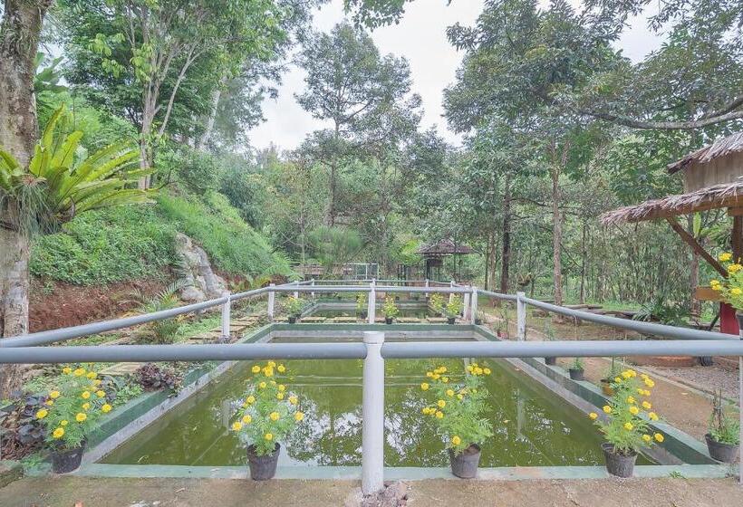 ペンション Reddoorz Resort Syariah Near D Castello Ciater Subang