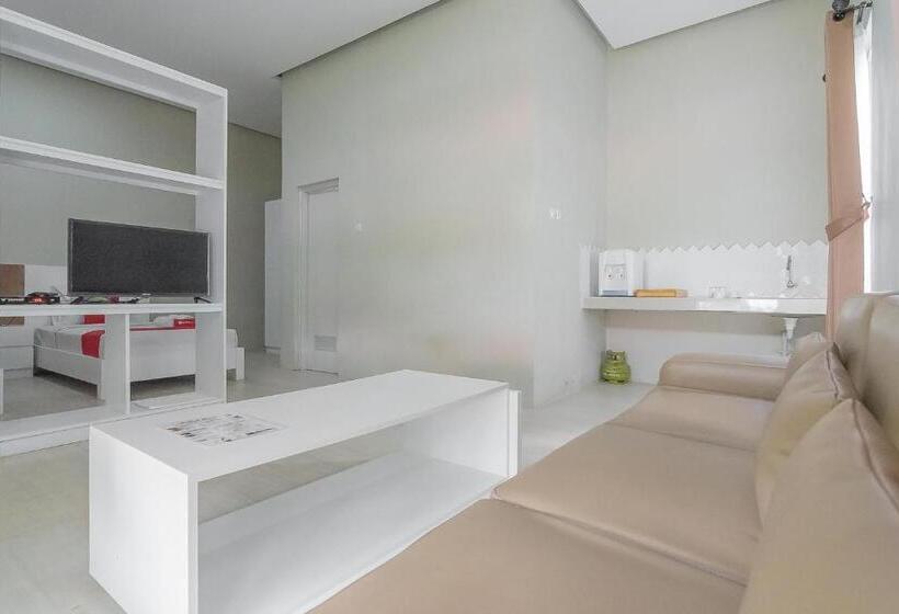 ペンション Reddoorz Resort Syariah Near D Castello Ciater Subang