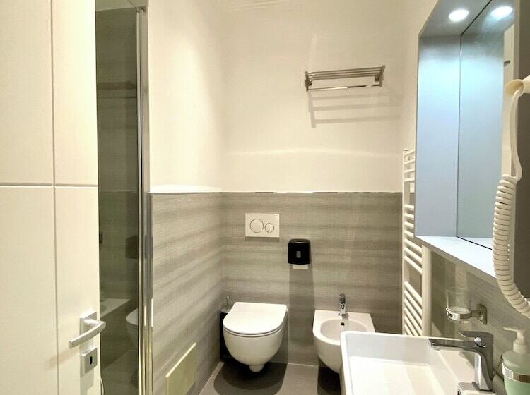 פנסיון The One   Sun  N Seas