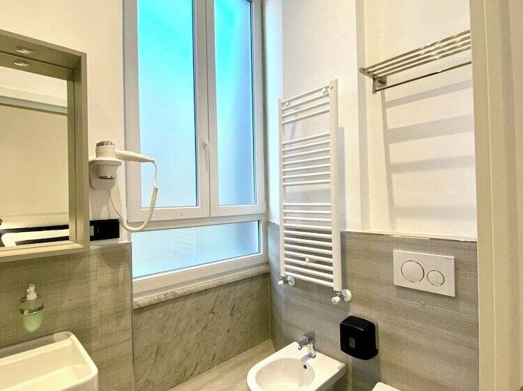 פנסיון The One   Sun  N Seas