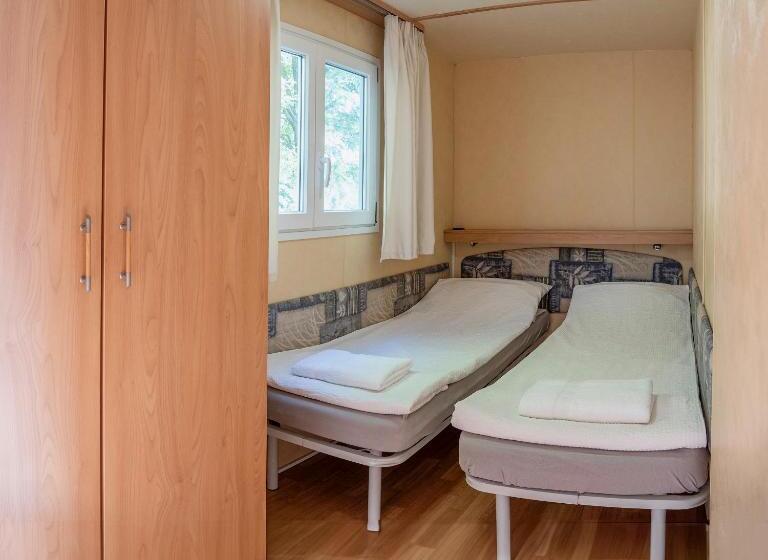 פנסיון Tíztó Vendégház