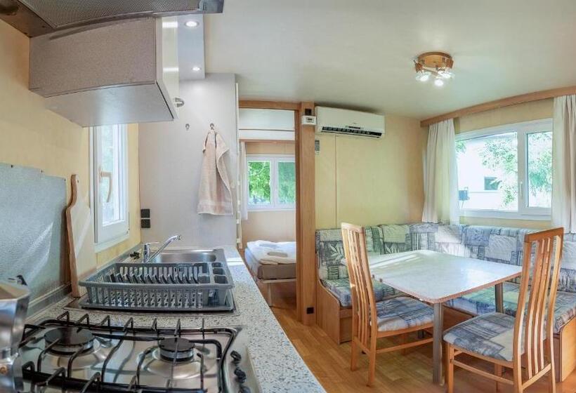 פנסיון Tíztó Vendégház