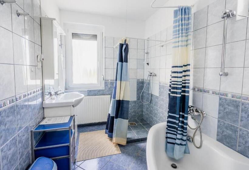 פנסיון Tíztó Vendégház