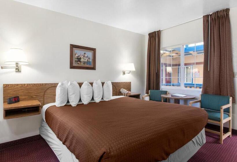 Eureka Town House Motel  Historic Old Town