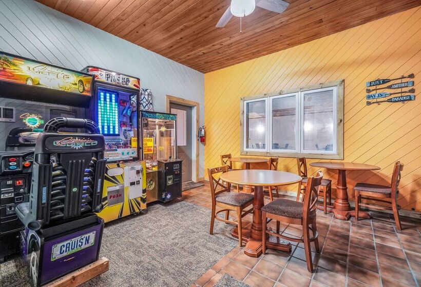 فندق Americas Best Value Inn Marquette