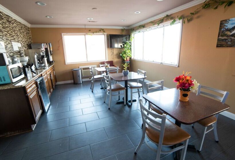 فندق Americas Best Value Inn And Suites Siloam Springs