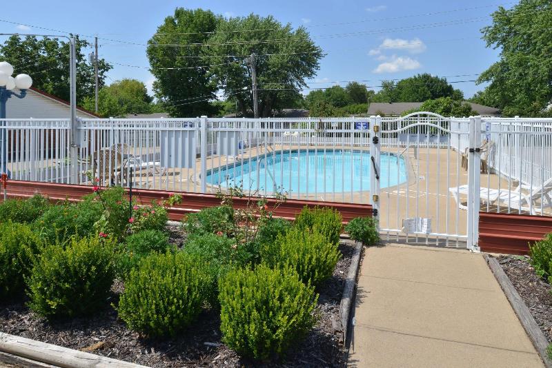 فندق Americas Best Value Inn And Suites Siloam Springs