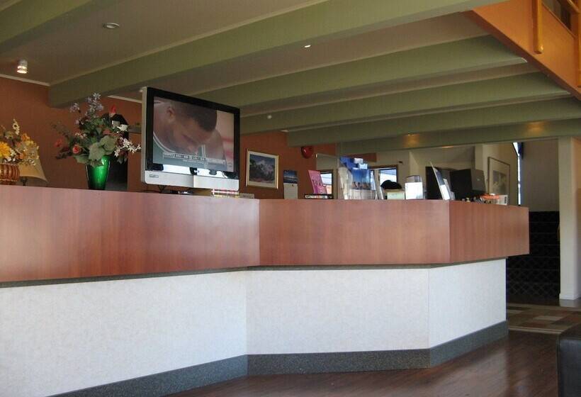 فندق Bellingham Lodge