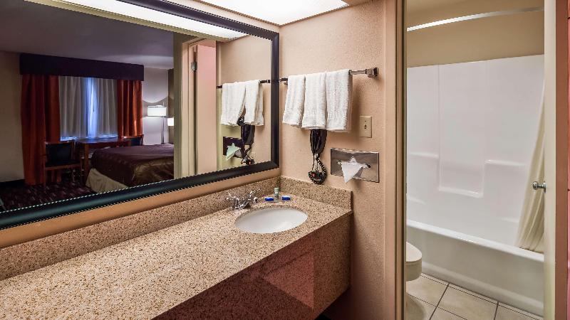 فندق Best Western Executive Inn