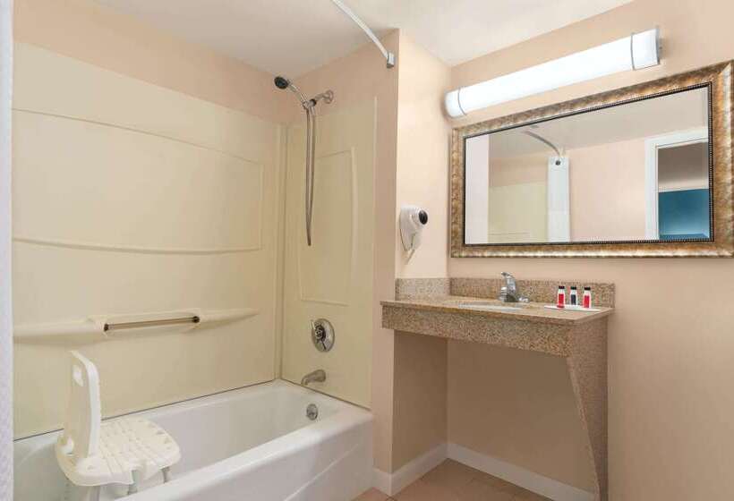 ホテル Days Inn By Wyndham Middletown/newport Area