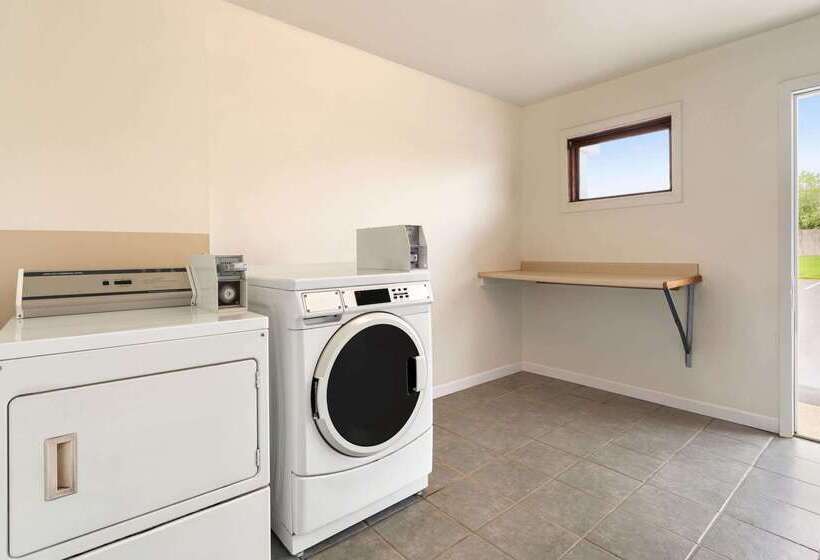 ホテル Days Inn By Wyndham Middletown/newport Area