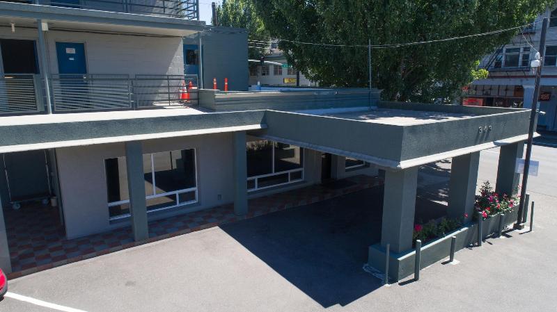 ホテル Eastside Lodge