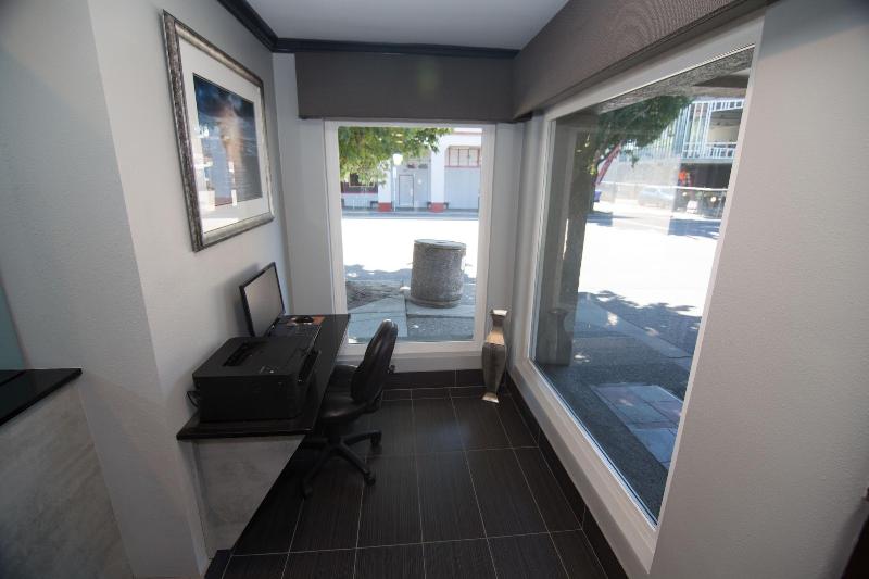 ホテル Eastside Lodge