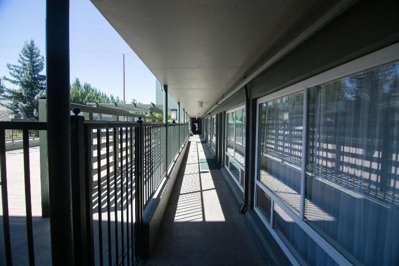 ホテル Eastside Lodge