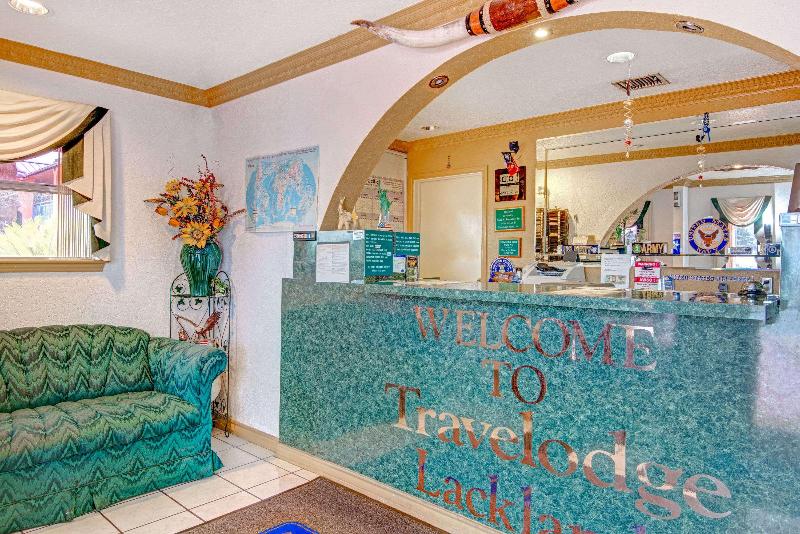 هتل Econo Lodge Inn & Suites Near Lackland Afb
