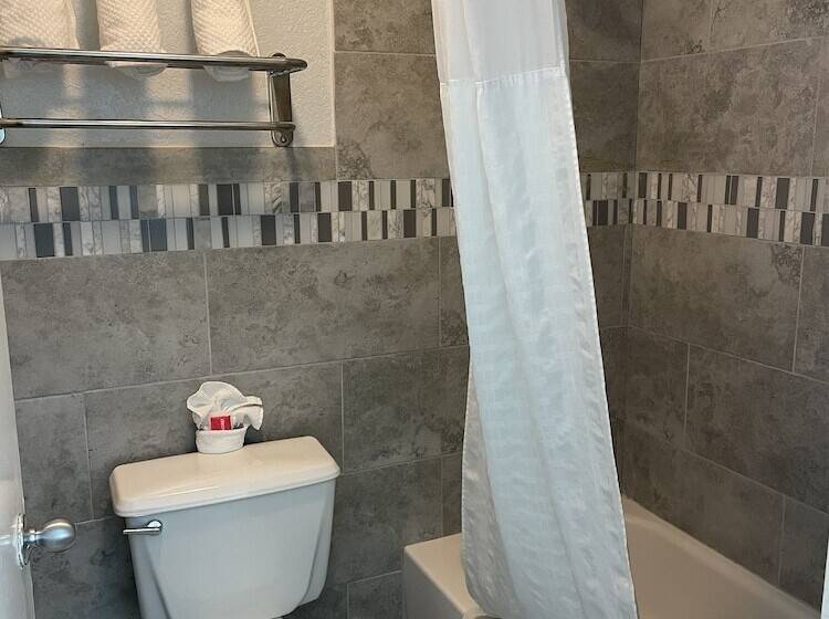 호텔 Econo Lodge Inn & Suites Near Lackland Afb