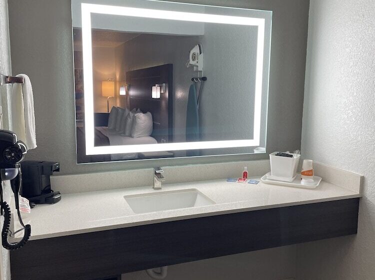 호텔 Econo Lodge Inn & Suites Near Lackland Afb