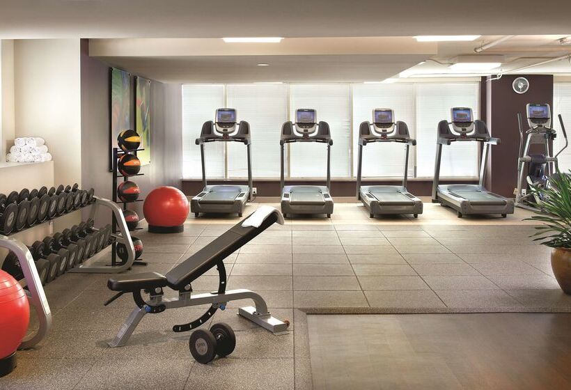 هتل Embassy Suites Baltimore  Inner Harbor