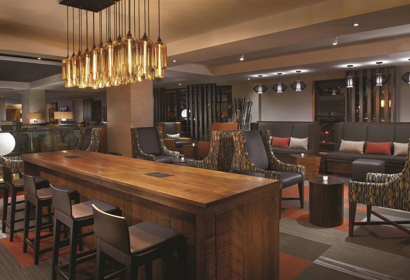 هتل Embassy Suites Baltimore  Inner Harbor