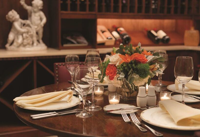 هتل Embassy Suites Baltimore  Inner Harbor