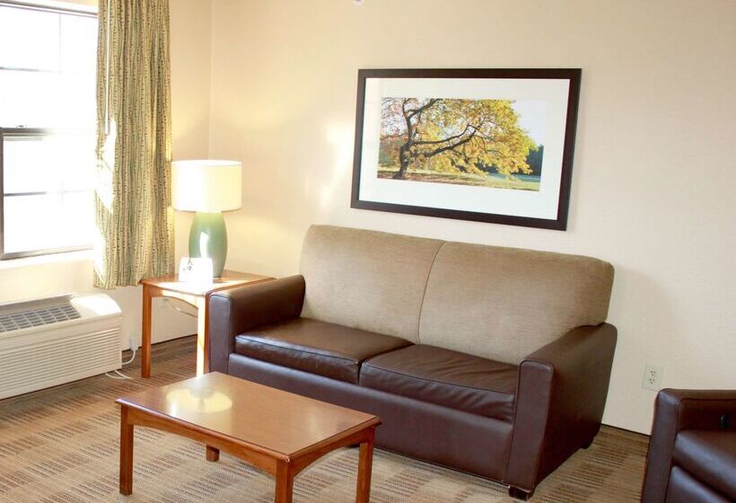 فندق Suburban Studios Jackson North